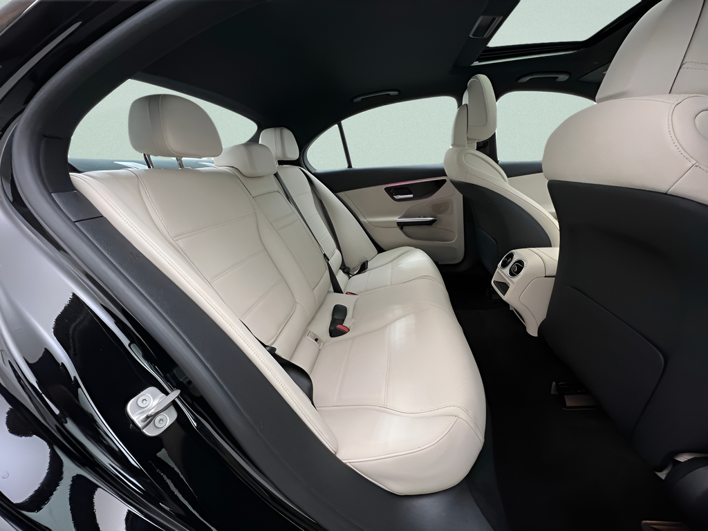Used 2025  Mercedes-Benz C 300 image 32