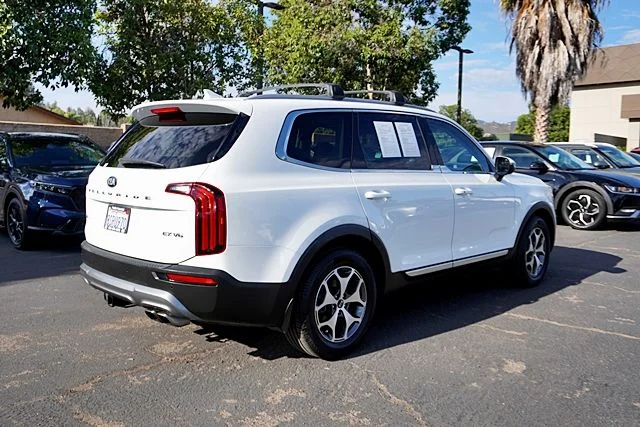 Used 2021 White Kia EX image 7