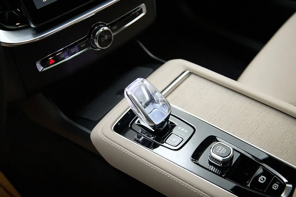 New 2026 Vapour Grey Volvo Plus image 16