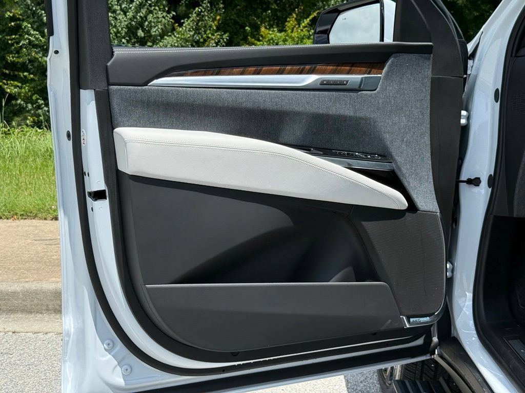 New 2026 Vibrant White Tricoat Cadillac Platinum Sport image 17