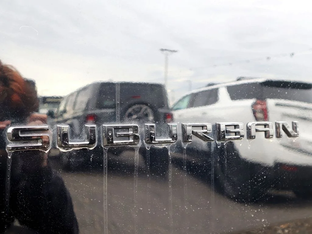 Used 2023 Black Chevrolet Z71 image 33