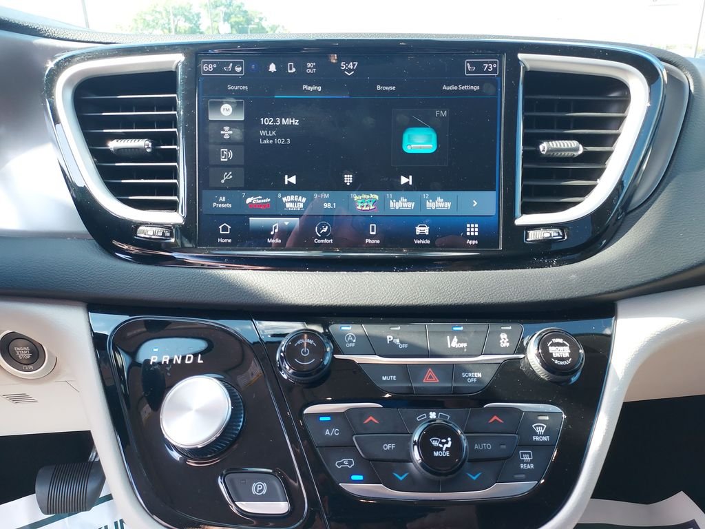 Used 2023 White Chrysler Touring L image 18