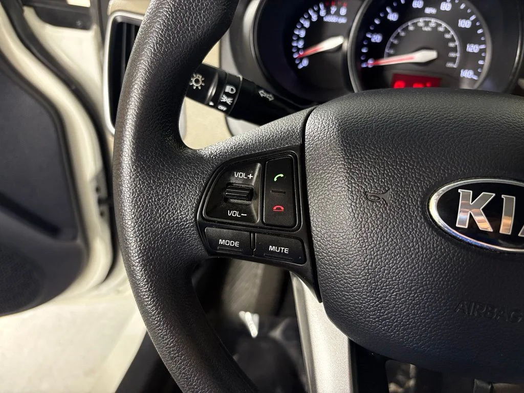 Used 2016 White Kia LX image 18