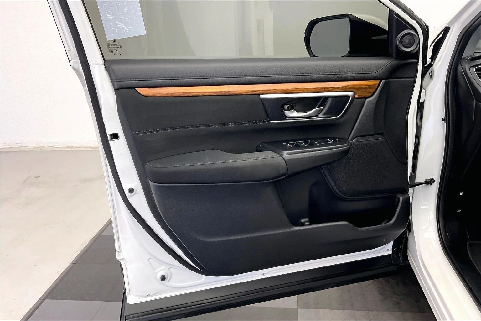 Used 2019 Platinum White Pearl Honda EX image 26