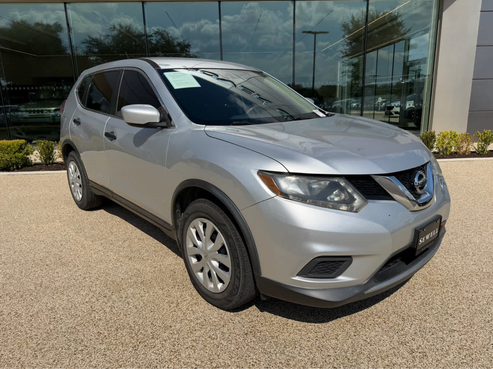 Used 2016 Brilliant Silver Nissan S image 3