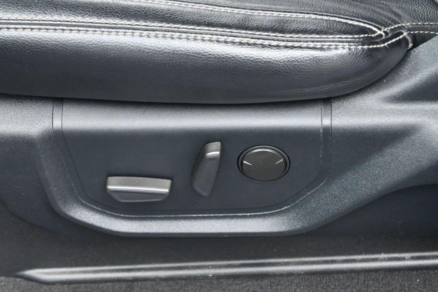 Used 2020 Velocity Blue Ford Lariat image 14