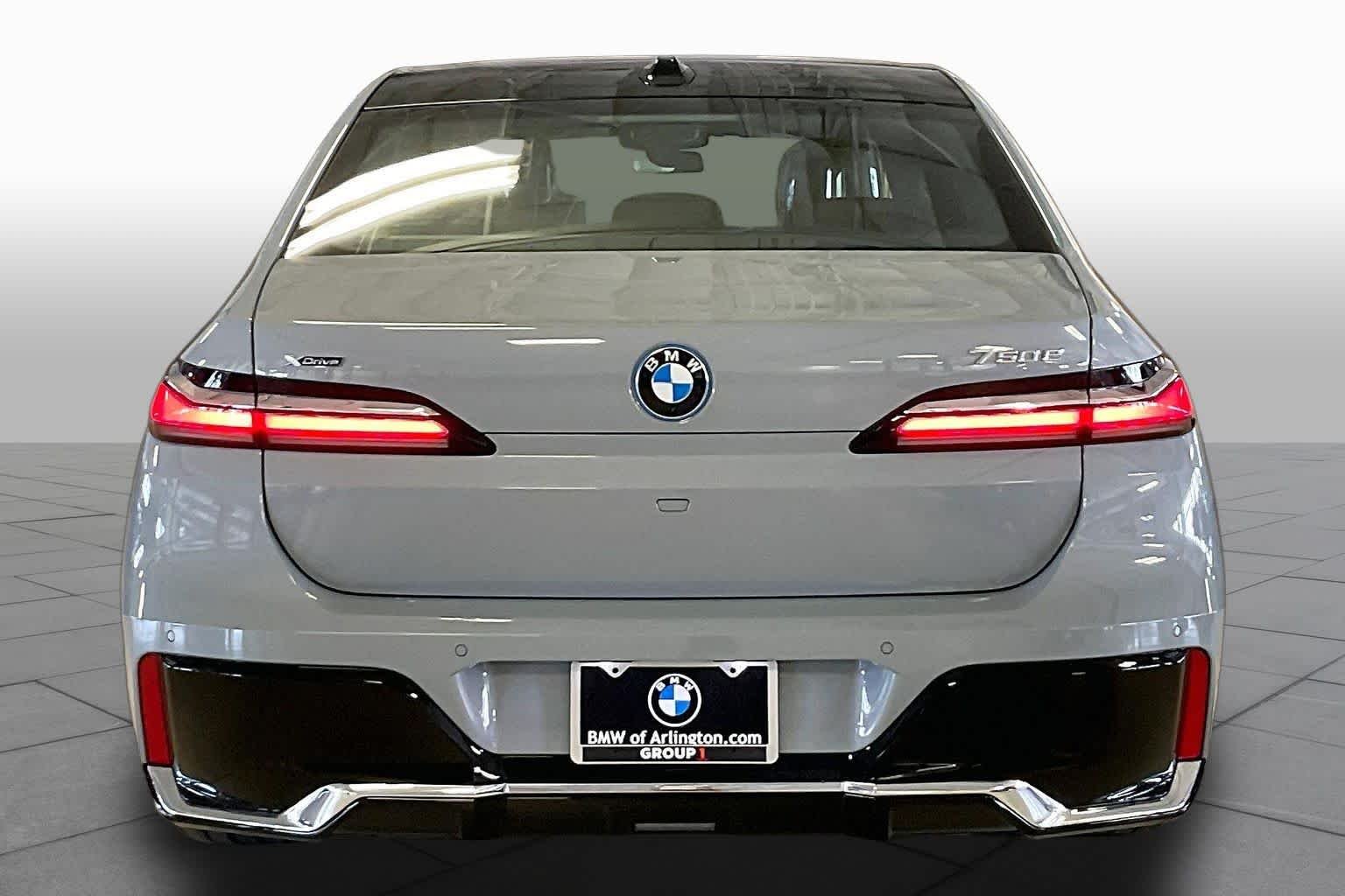 New 2026 Brooklyn Grey Metallic BMW 750e xDrive image 4