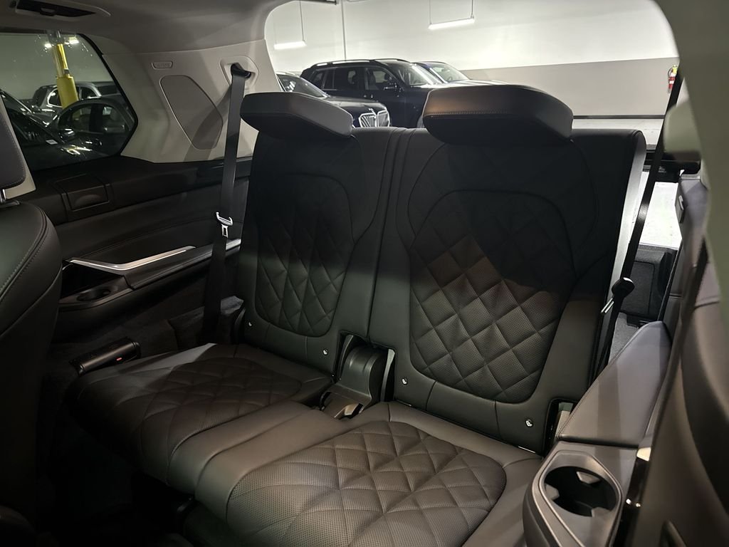 New 2027 White Metallic BMW xDrive40i image 24