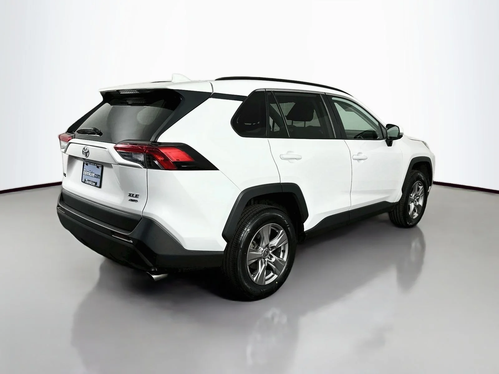 Used 2023 Ice Toyota XLE image 8