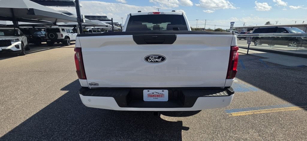 New 2026 Oxford White Ford XLT image 8