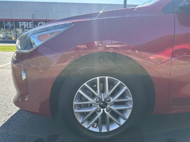 Used 2018 Red Kia EX image 20