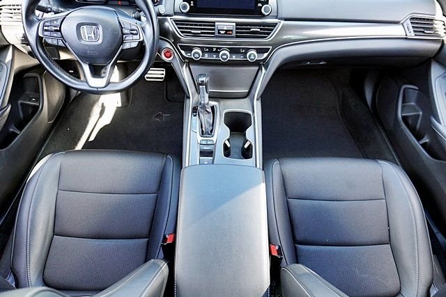 Used 2021  Honda Sport image 18