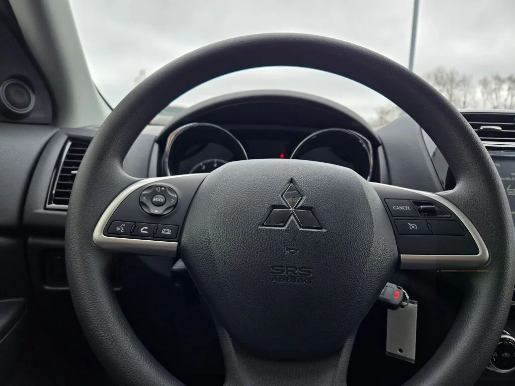 Used 2026 White Mitsubishi 2.0 ES image 25