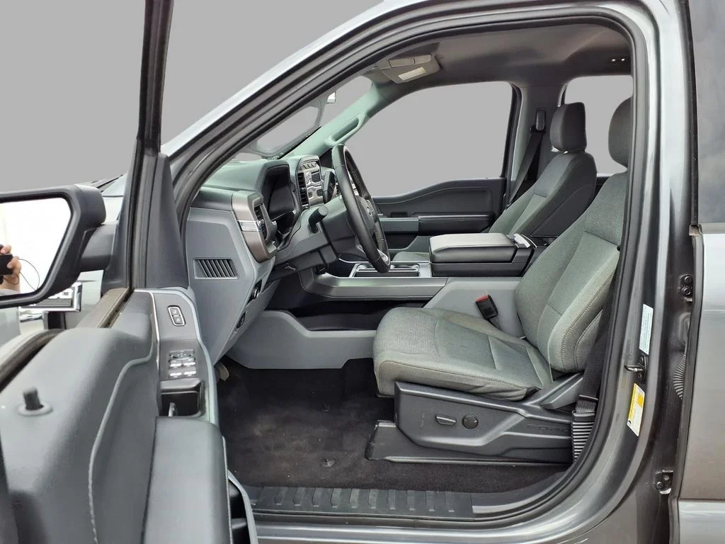 Used 2024 Gray Ford XLT image 21