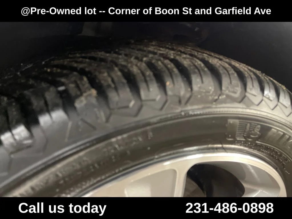 Used 2015 Silver Chevrolet 2LT image 12