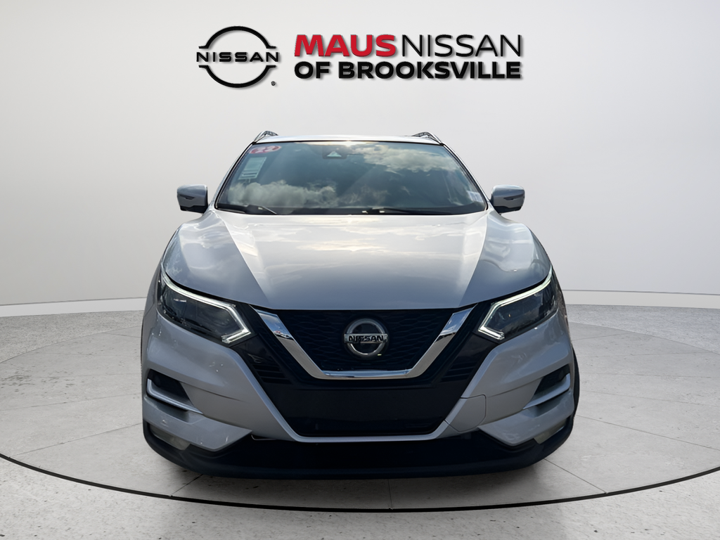 Used 2022 Silver Nissan SL image 3