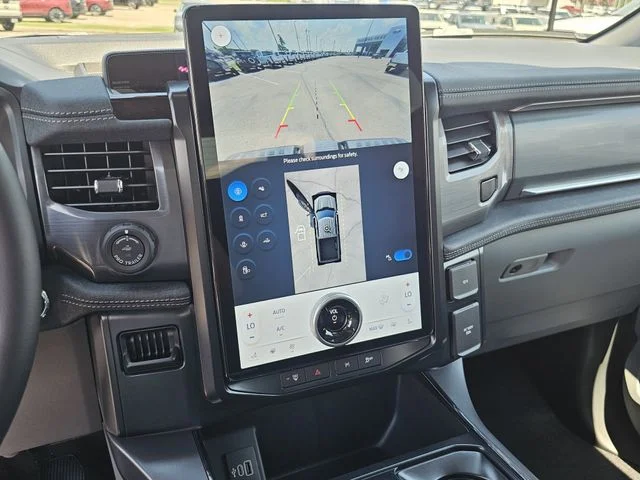 2025 Ford F-150 Lightning Flash - Photo 38