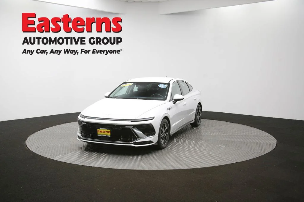 Used 2024 White Hyundai SEL image 54