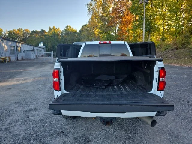 Used 2019 White GMC Denali image 13