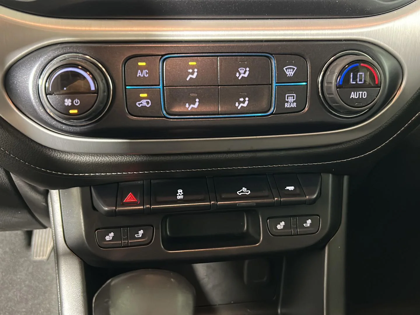 Used 2022 Satin Steel Metallic GMC 4WD Elevation image 19