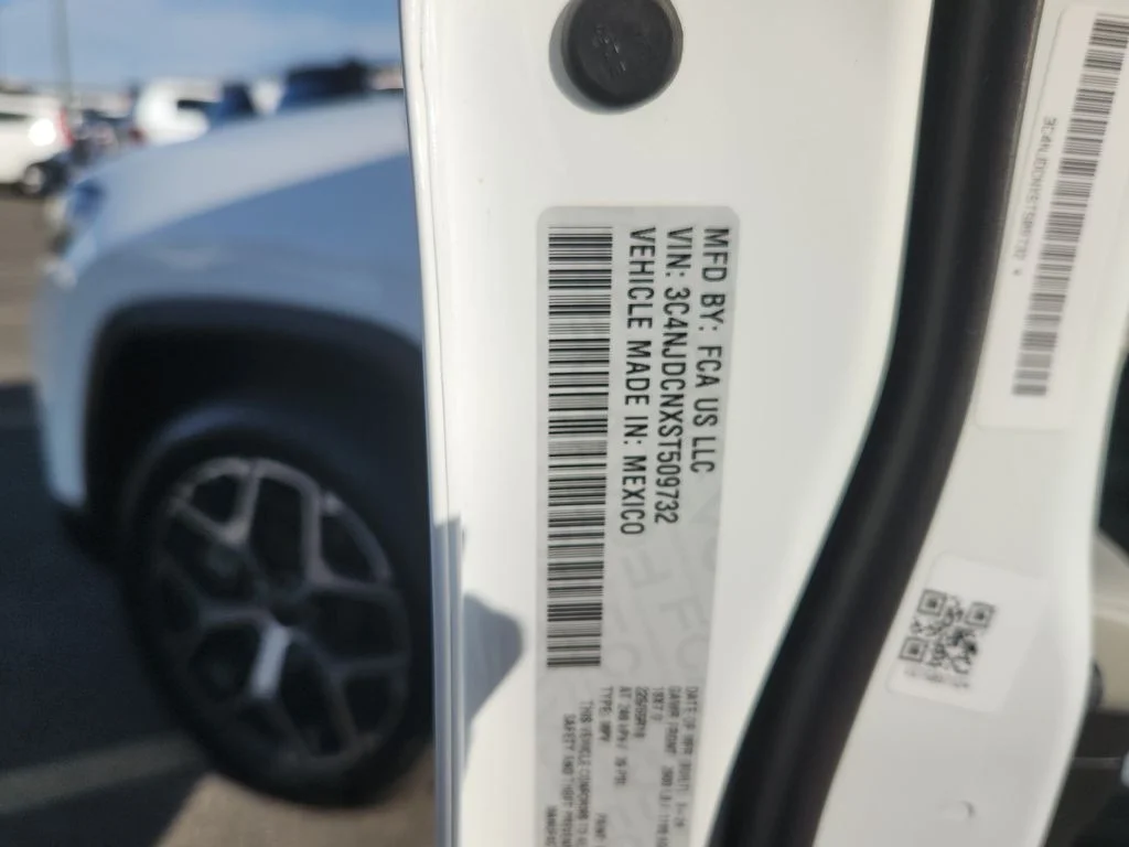Used 2025 White Jeep Limited image 19