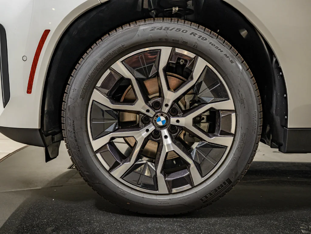 New 2026 Mineral White Metallic BMW 30 xDrive image 12