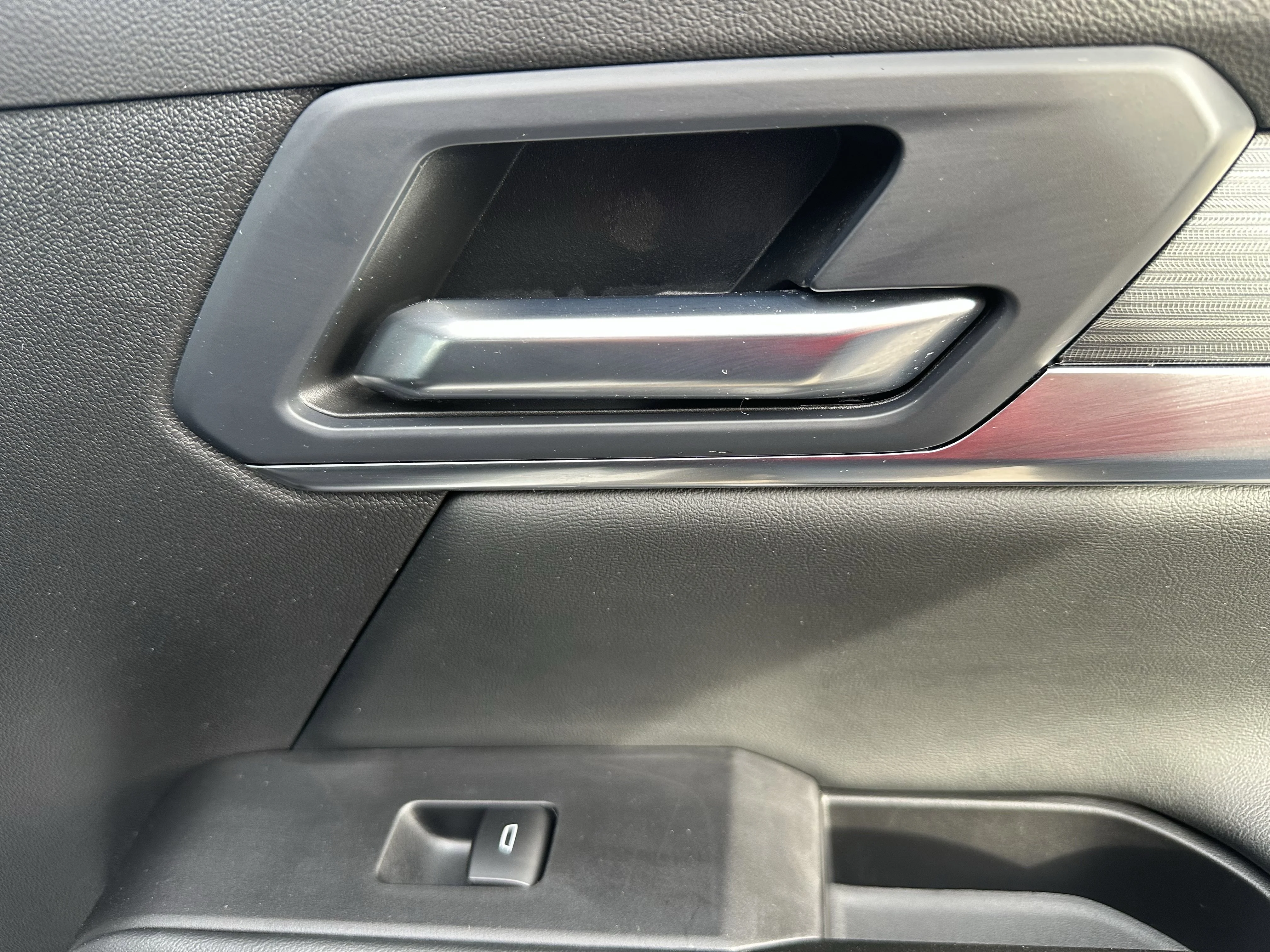 Certified Used 2025 White GMC AWD Elevation image 20