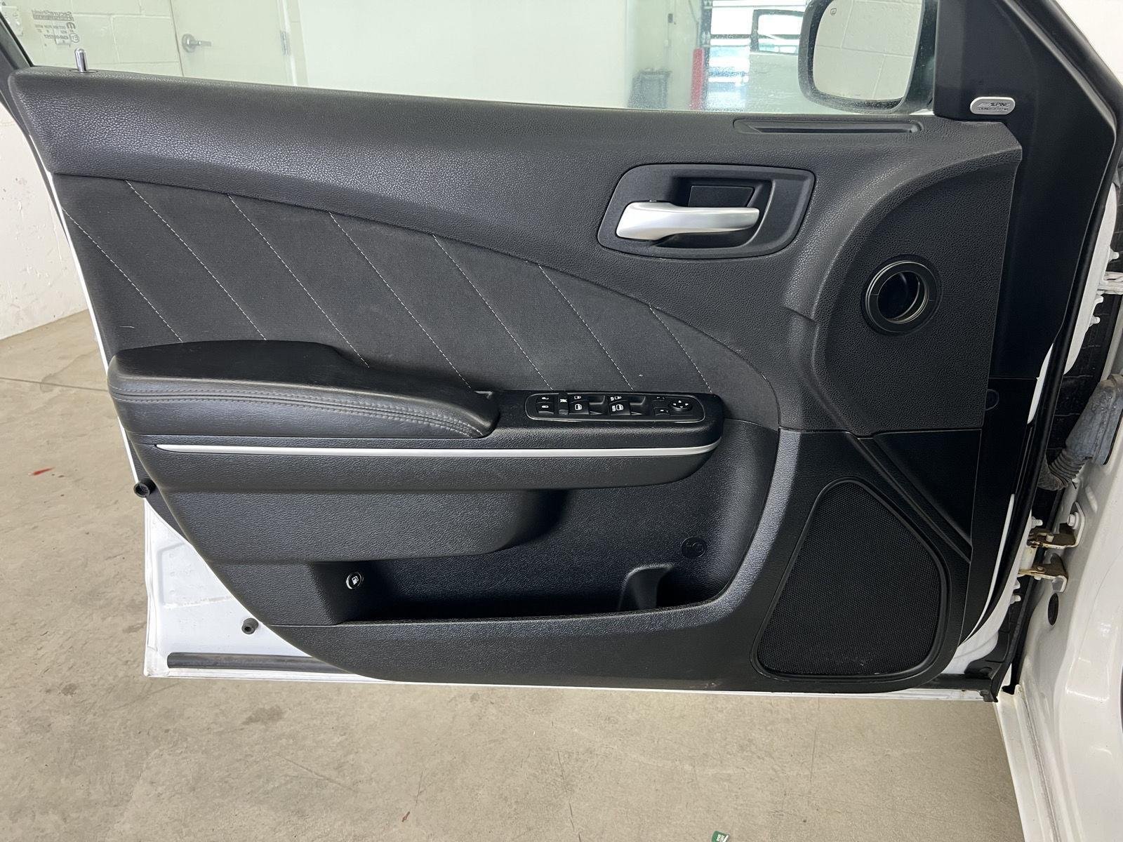2019 Dodge Charger SXT - Photo 11