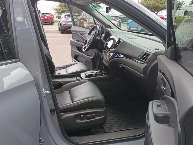 Certified Used 2022 GRAY Honda Touring w/Rear Captain