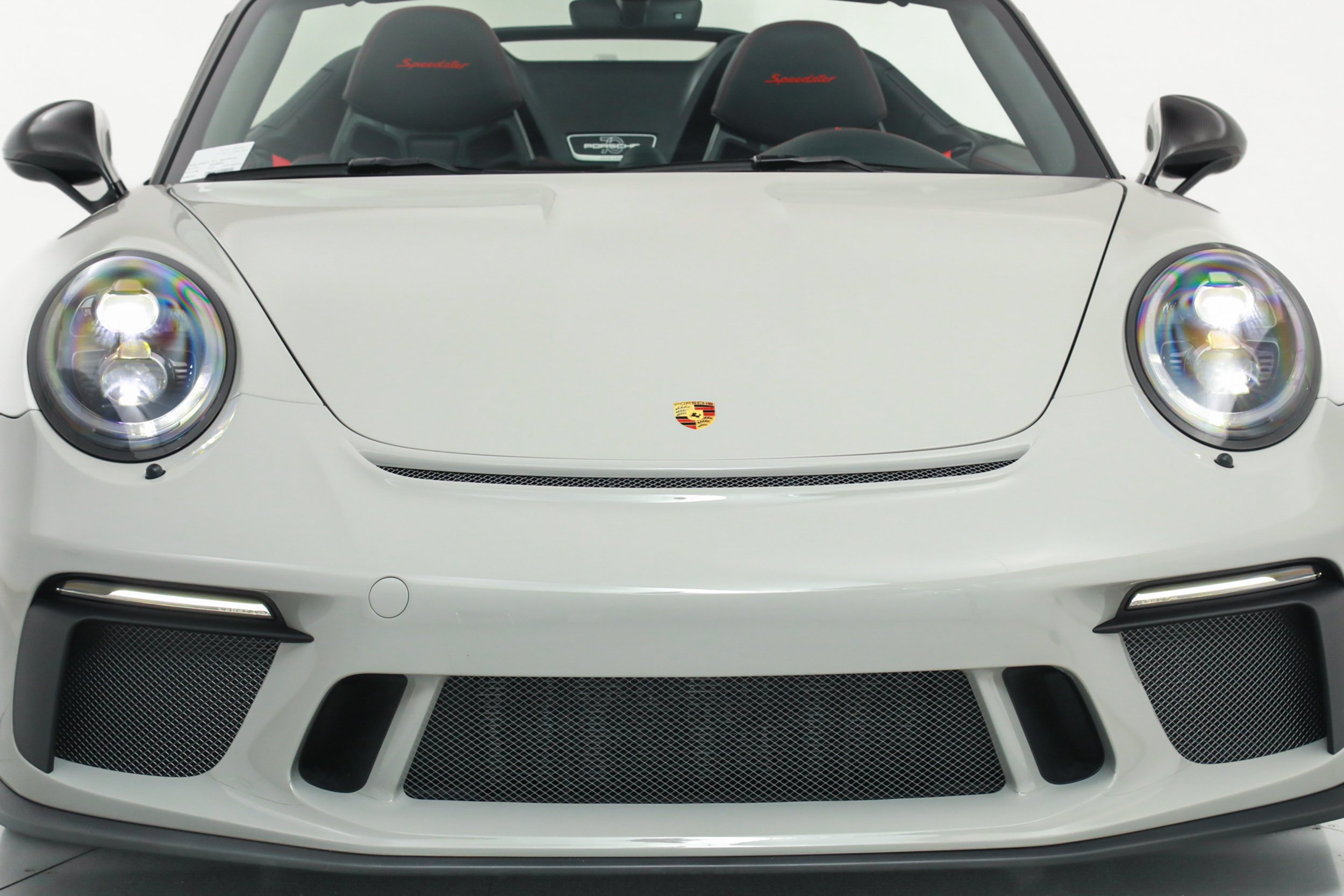 Used 2019 Chalk Porsche Speedster image 11