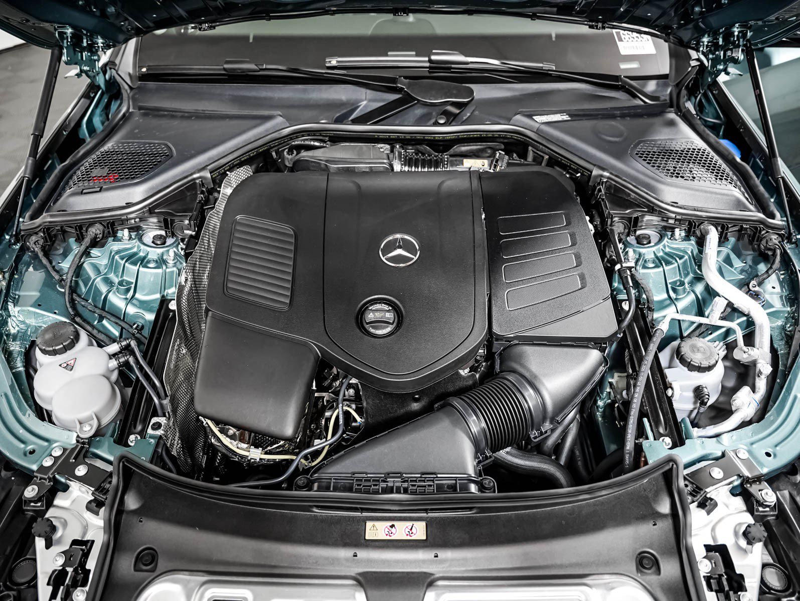 New 2027 Verde Silver Metallic Mercedes-Benz E 350 image 3