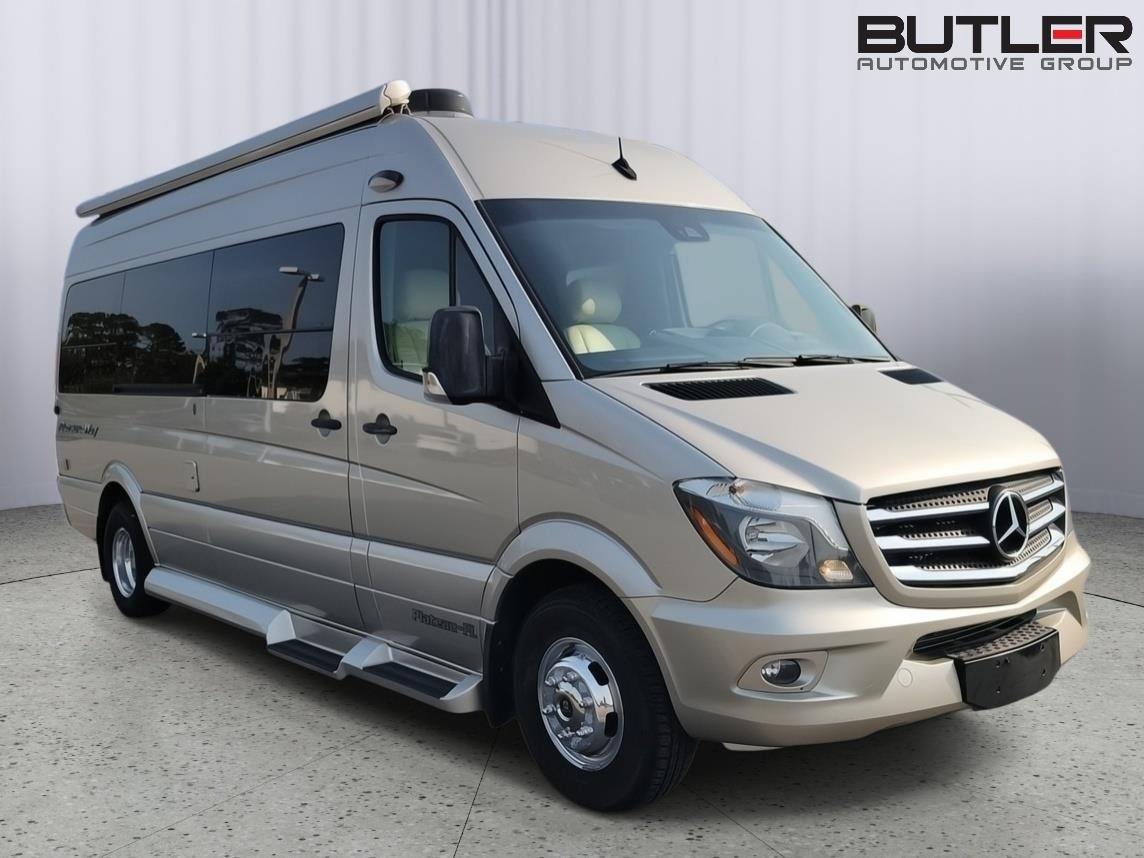 Used 2017  Mercedes-Benz 3500 HIGH ROOF V6 image 4