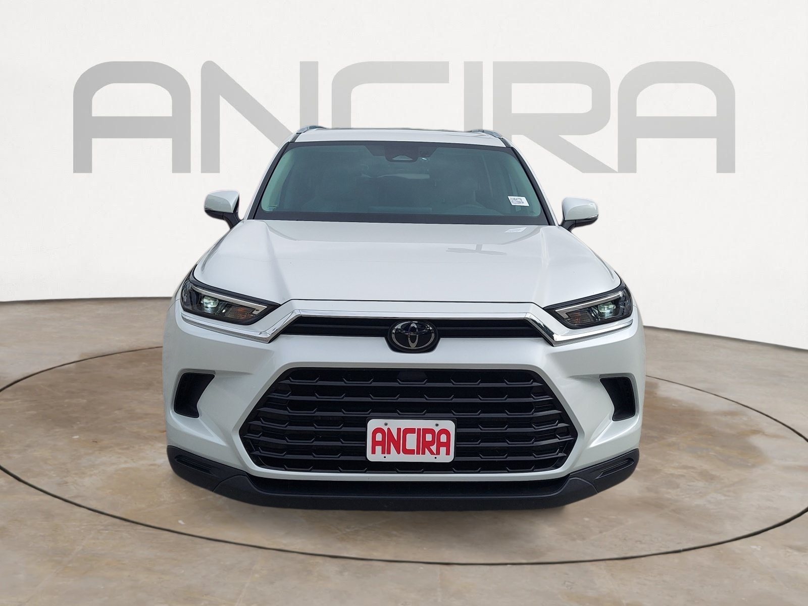 Used 2024 Wind Chill Pearl Toyota XLE image 5