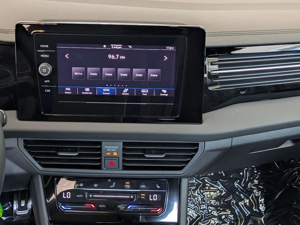 2025 Volkswagen Jetta Sport - Photo 13