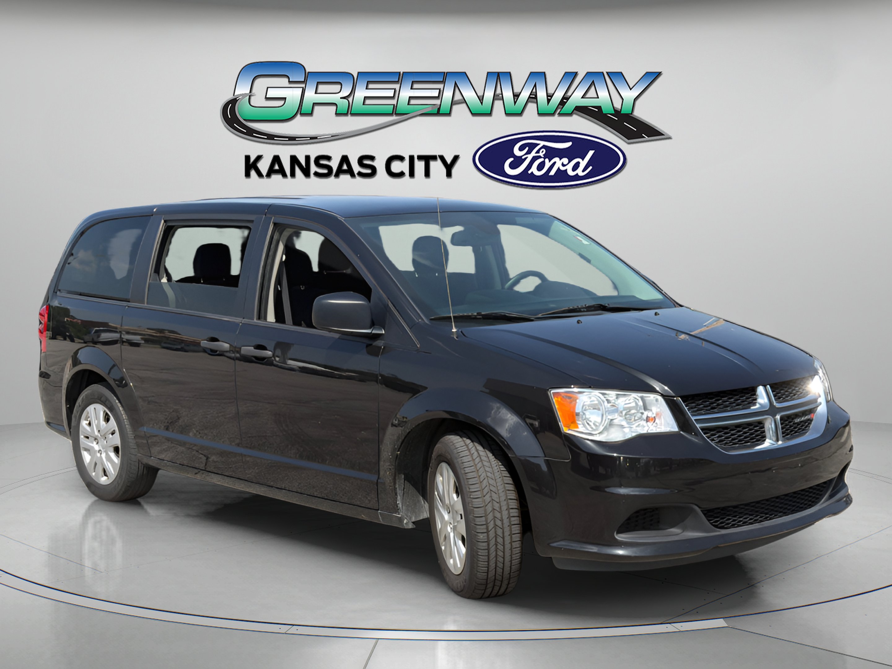 2019 Dodge Grand Caravan SE's photo