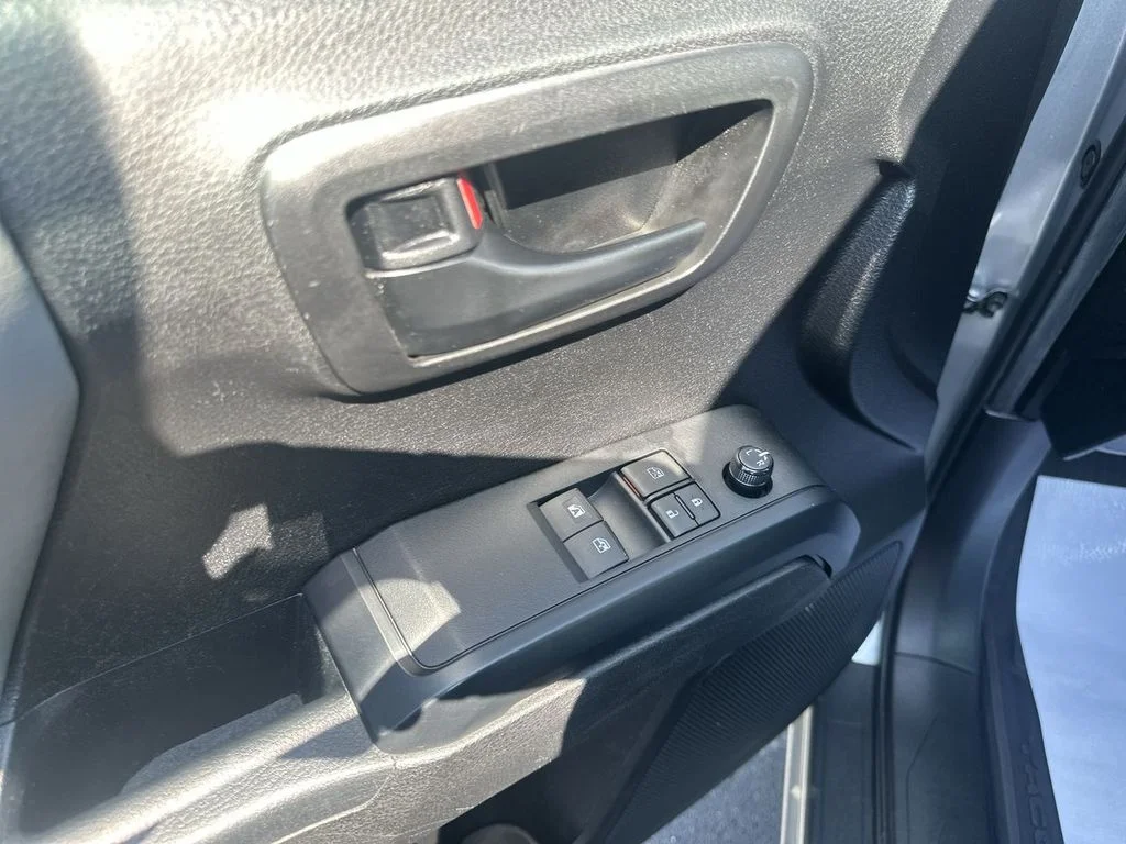 Used 2022 Silver Toyota SR image 19