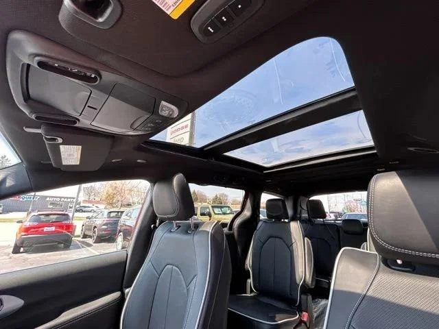 2026 Chrysler Pacifica Limited - Photo 41