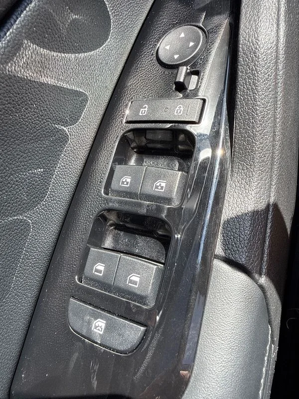 Used 2023  Kia EX image 31
