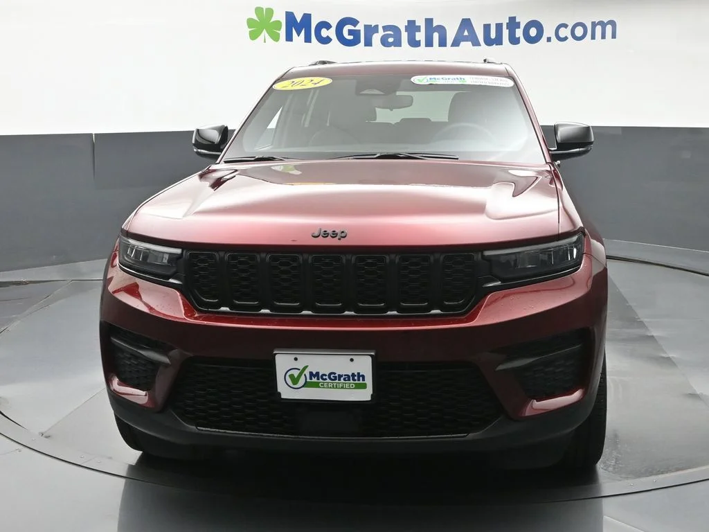 Used 2024 Red Jeep Altitude X image 7