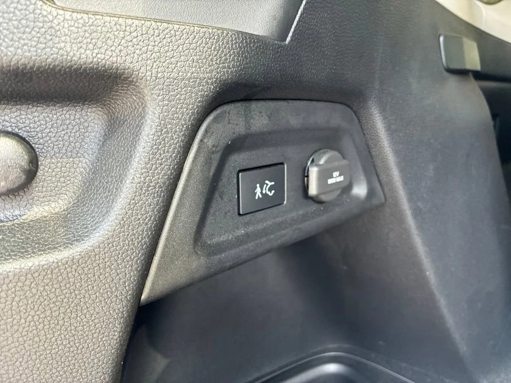 Used 2025 White Honda Touring image 35