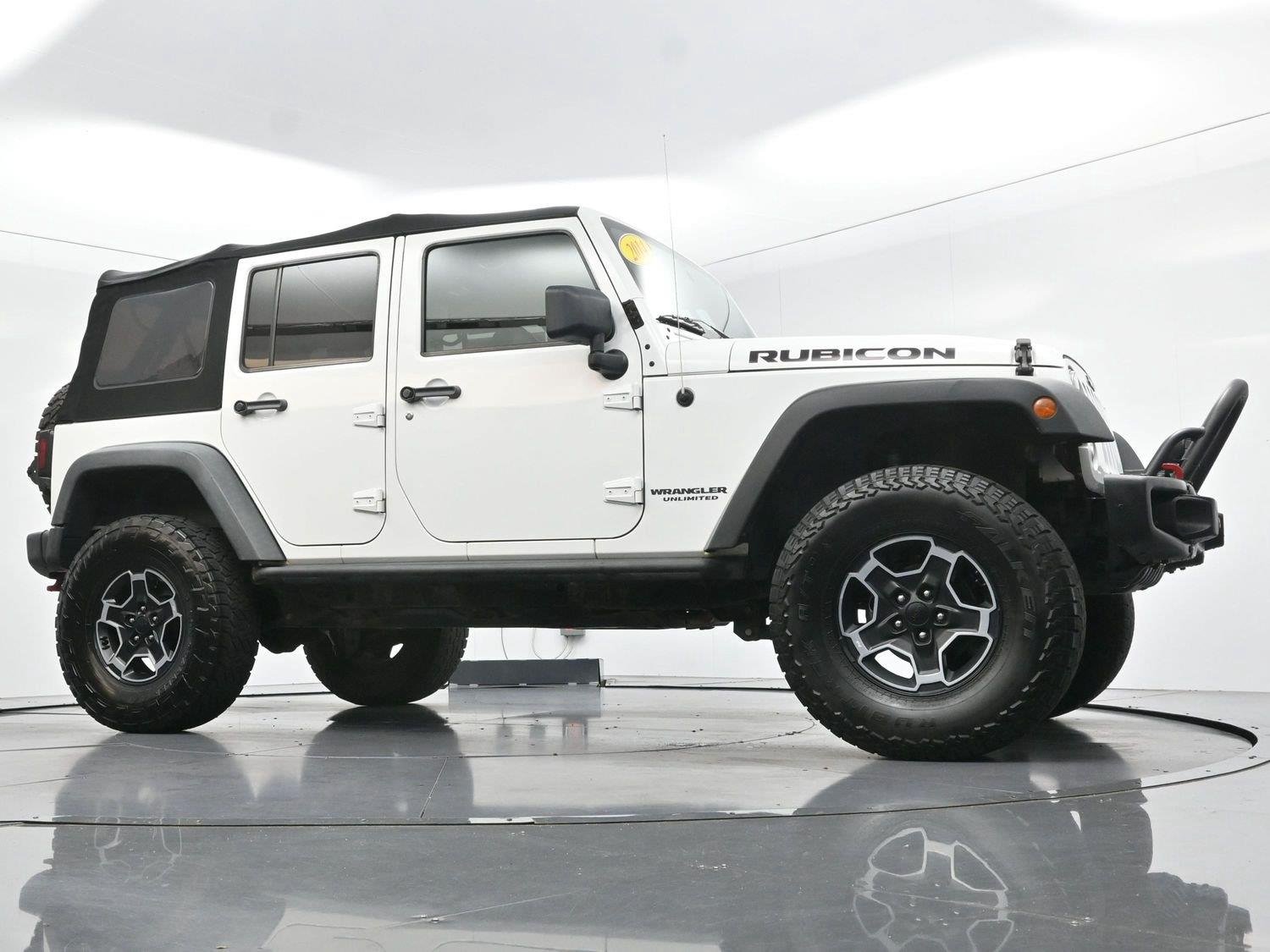 Used 2014 Bright White Clearcoat Jeep Rubicon X image 43