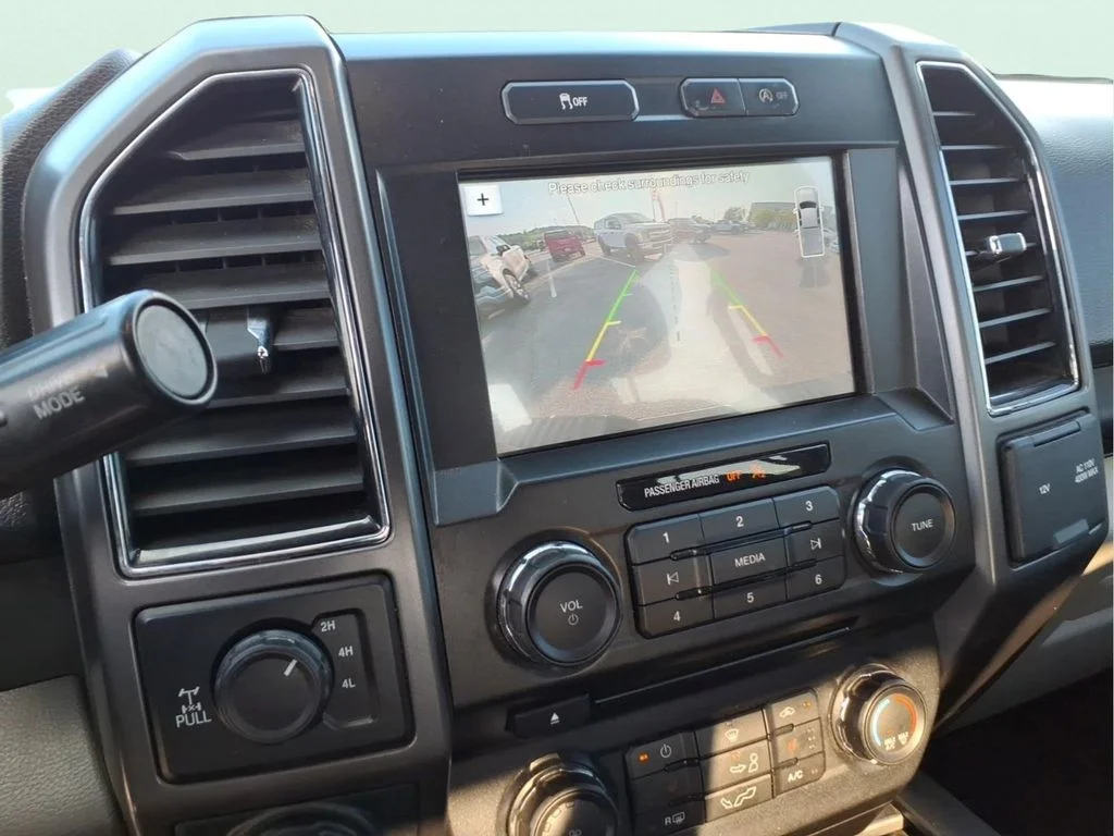 Used 2018 Blue Ford XLT image 27