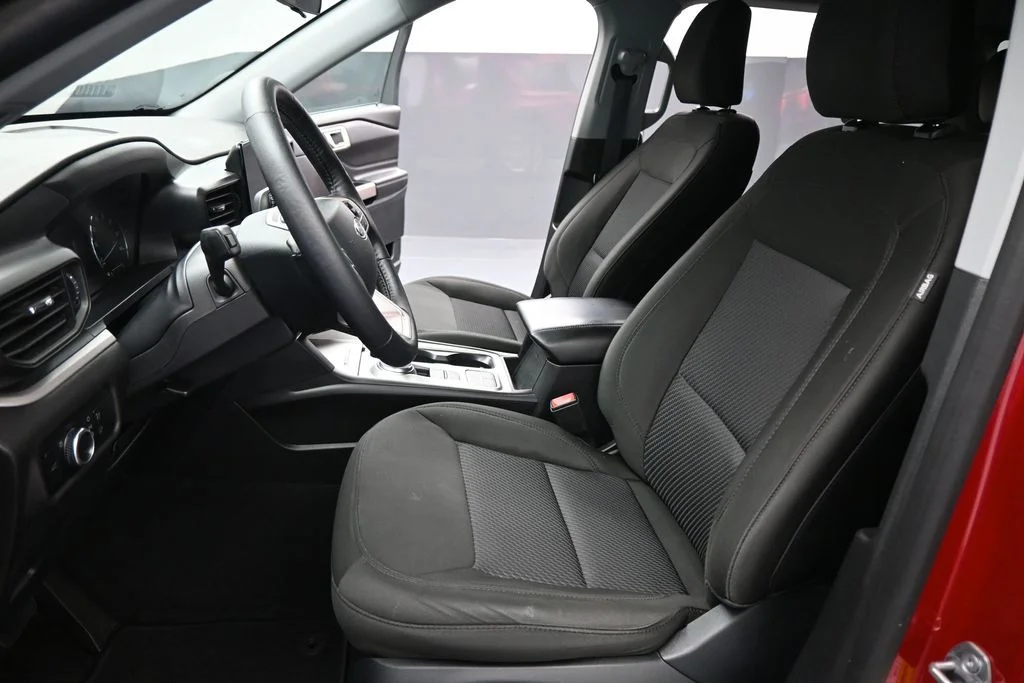 Used 2023 Red Ford XLT image 9