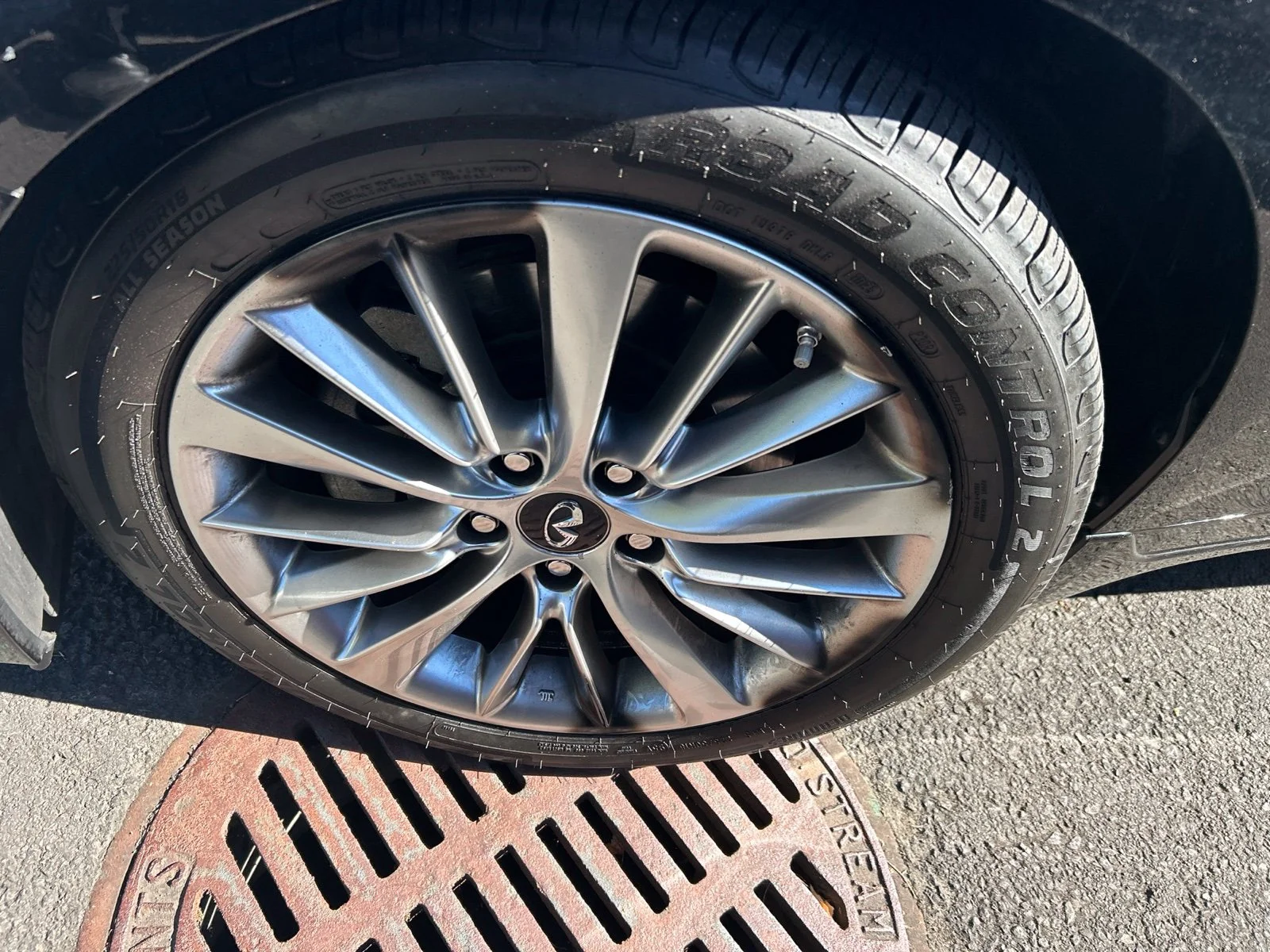 Used 2018 Black INFINITI 3.0t LUXE image 12