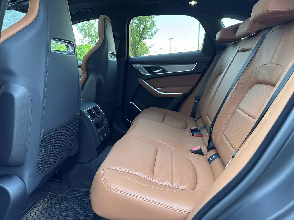 2026 Jaguar F-Pace R-Dynamic S - Photo 13