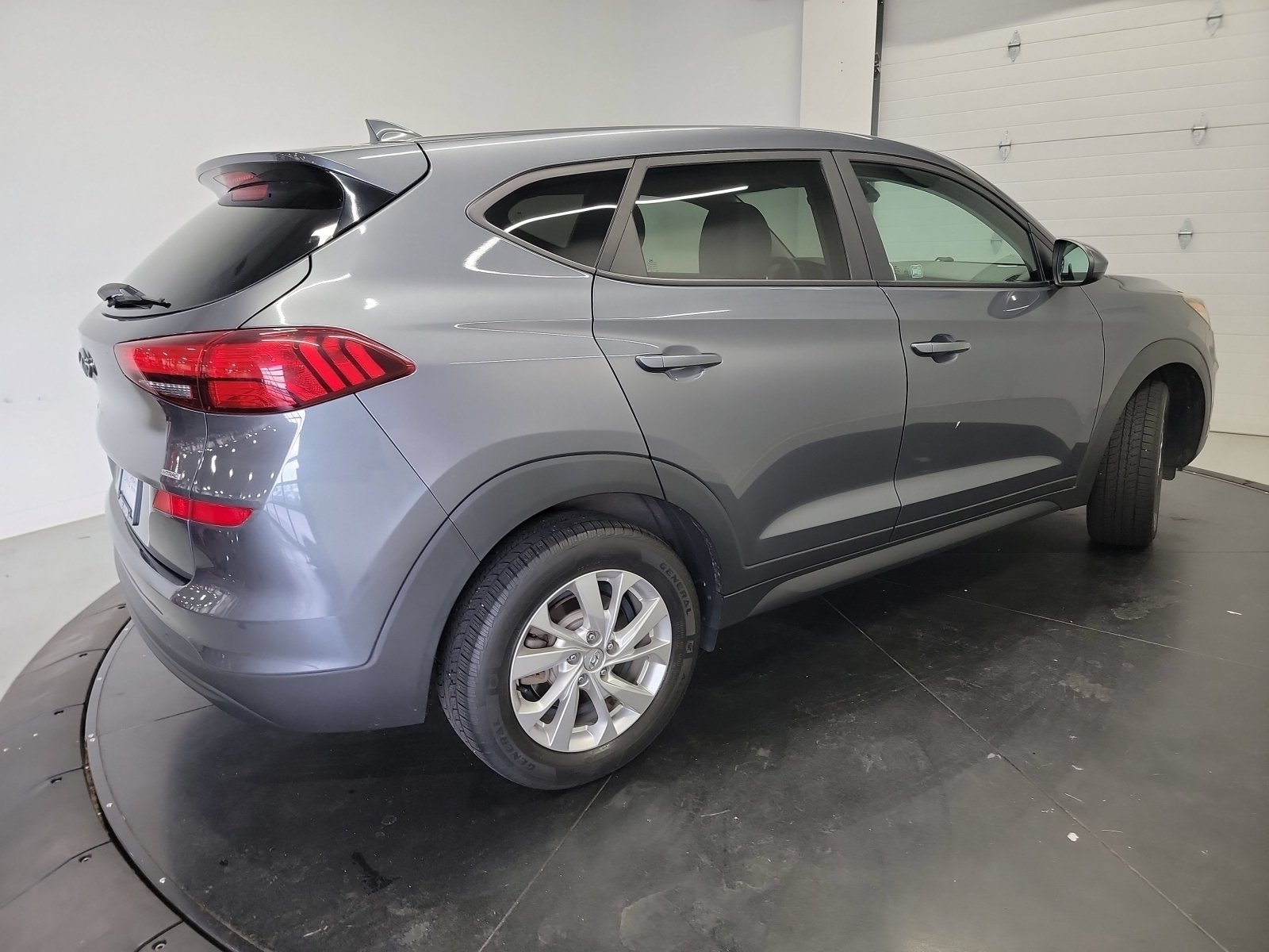 Used 2019 Coliseum Gray Hyundai SE image 8