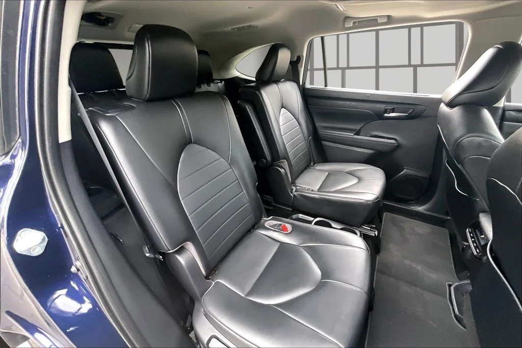 Used 2021 Blue Toyota XLE image 25
