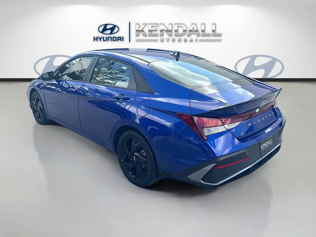 Used 2026 Intense Blue Hyundai SEL Sport image 4