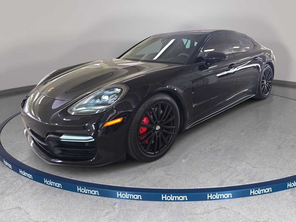 2020 Porsche Panamera GTS's photo