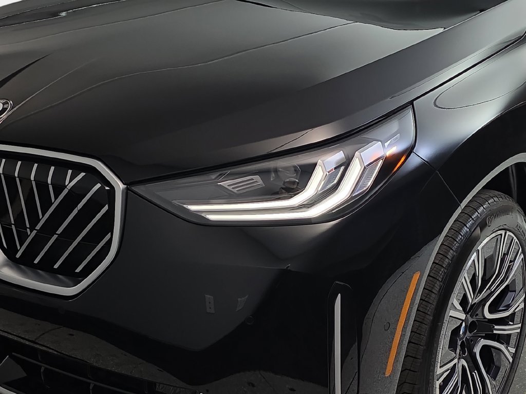 Used 2026 Black Sapphire Metallic BMW 30 xDrive image 30